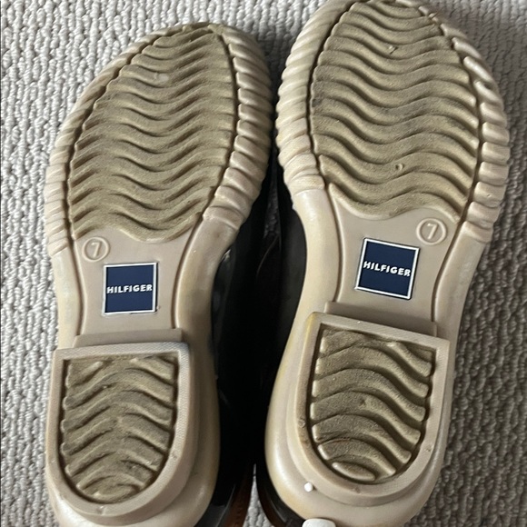 🥾WOMENS NWOT Tommy Hilfiger Brown and Black Winter Boots - Picture 5 of 6